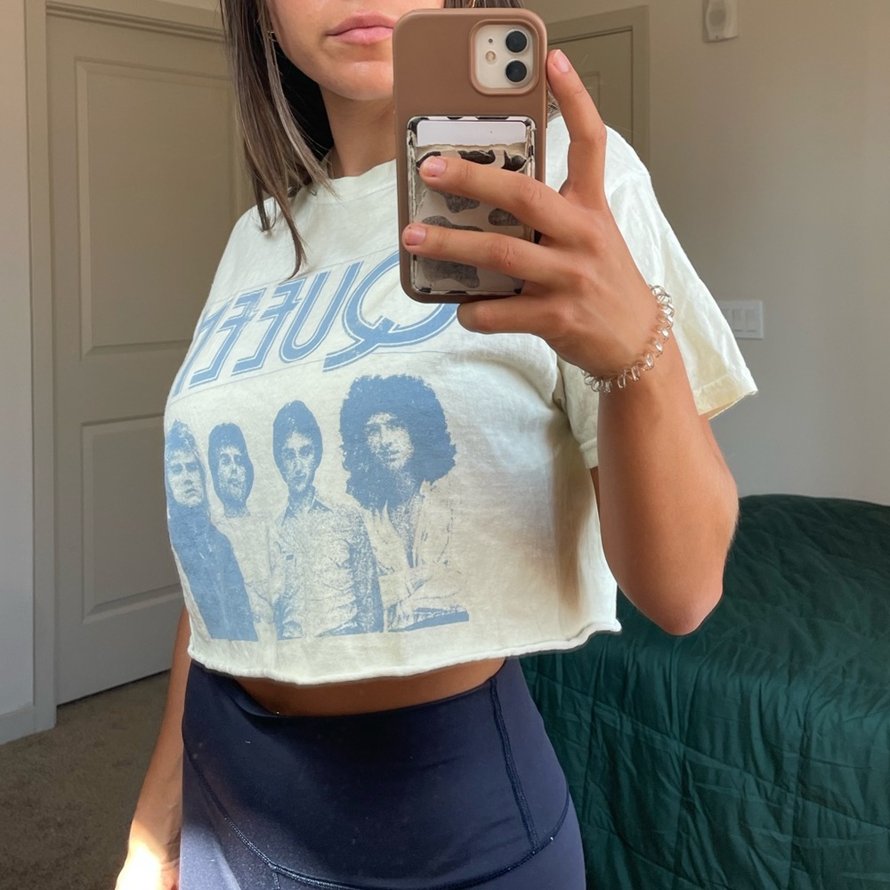 UO Queen vintage tee